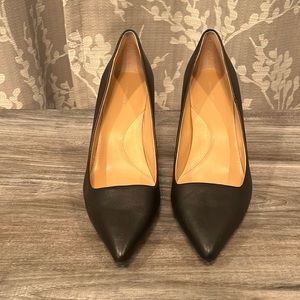 Banana Republic Black leather pumps
